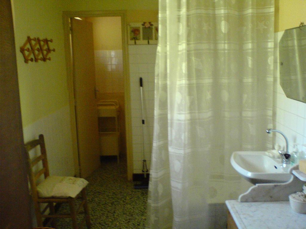 Les Champys Affittacamere Saint-Péreuse Esterno foto